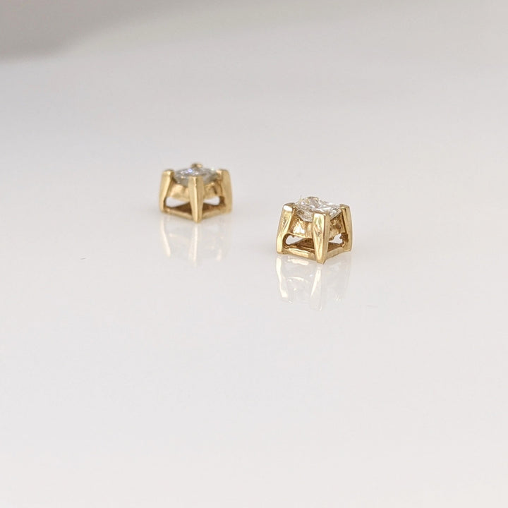 14K .32 CARAT TOTAL WEIGHT SI1 G DIAMOND PRINCESS CUT (2) ESTATE STUD EARRINGS 0.7 GRAMS