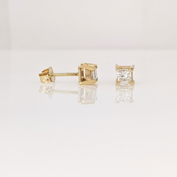 14K .32 CARAT TOTAL WEIGHT SI1 G DIAMOND PRINCESS CUT (2) ESTATE STUD EARRINGS 0.7 GRAMS