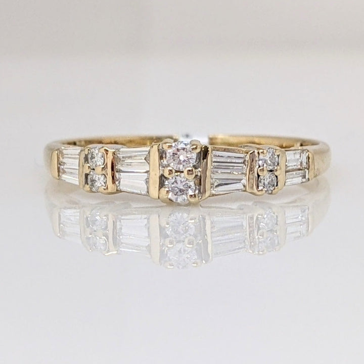 14K .42 CARAT TOTAL WEIGHT SI2 H DIAMOND ROUND (6) BAGUETTE (8) ESTATE BAND 2.3 GRAMS