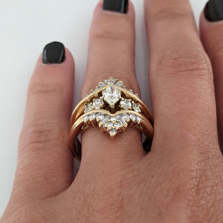 14K 1.48 CARAT TOTAL WEIGHT VS2 K DIAMOND MARQUISE (5) ROUND (20) BAGUETTE (4) ESTATE RING 8.7 GRAMS