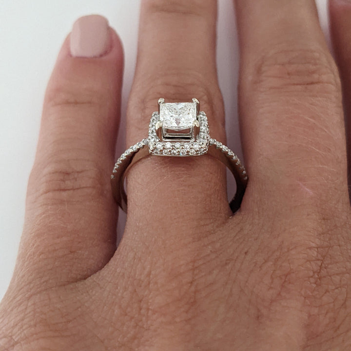 14K WHITE GOLD 1.00 CARAT TOTAL WEIGHT VS2 G DIAMOND PRINCESS CUT HALO ESTATE RING 2.6 GRAMS