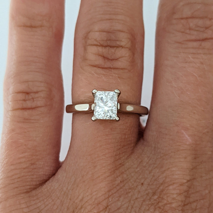 14K WHITE .91 CARAT TOTAL I1 H DIAMOND EMERALD CUT ESTATE RING 2.6 GRAMS