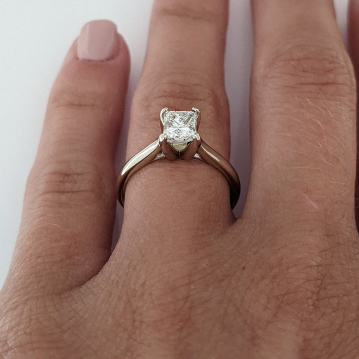 14K WHITE .91 CARAT TOTAL I1 H DIAMOND EMERALD CUT ESTATE RING 2.6 GRAMS