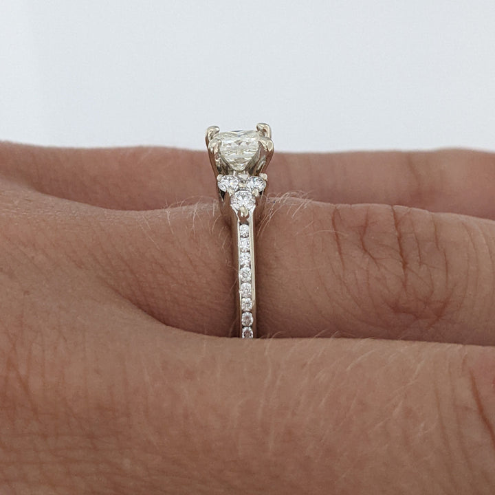 14K WHITE .72 CARAT TOTAL WEIGHT SI2-I1 H DIAMOND PRINCESS CUT (1) ROUND ESTATE RING 3.2 GRAMS