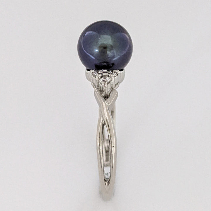 14K WHITE BLACK PEARL ROUND 8MM WITH .10 DIAMOND TOTAL WEIGHT (8) ESTATE RING 3.0 GRAMS