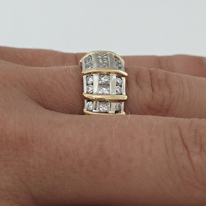 14K TWO-TONE 1.26 CARAT TOTAL WEIGHT SI2 G DIAMOND PRINCESS CUT (9) ROUND (18) ESTATE BAND 5.6 GRAMS