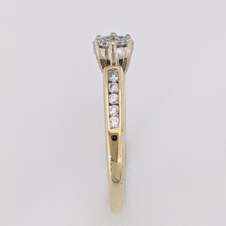 10K .41 CARAT TOTAL WEIGHT I1 H DIAMOND ROUND (17) CLUSTER TOP ESTATE RING 3.0 GRAMS