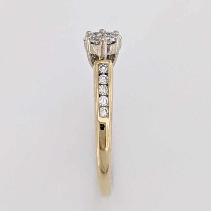 10K .41 CARAT TOTAL WEIGHT I1 H DIAMOND ROUND (17) CLUSTER TOP ESTATE RING 3.0 GRAMS