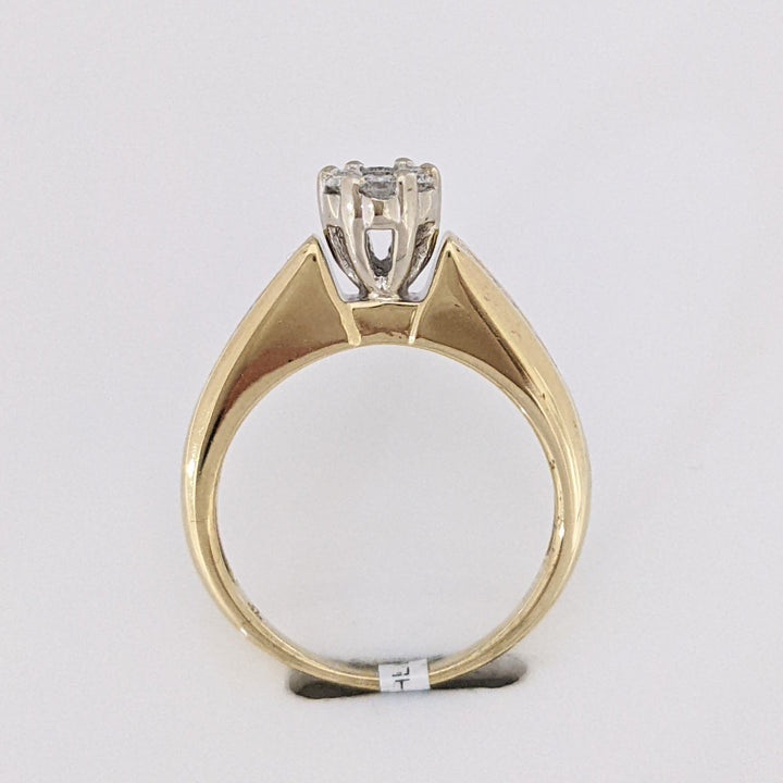 10K .41 CARAT TOTAL WEIGHT I1 H DIAMOND ROUND (17) CLUSTER TOP ESTATE RING 3.0 GRAMS