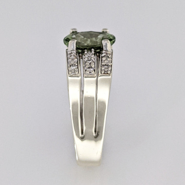 14K WHITE GREEN TOURMALINE OVAL 8X10 WITH .28 DIAMOND TTOAL WEIGHT ESTATE RING 9.2 GRAMS