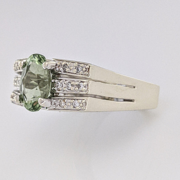 14K WHITE GREEN TOURMALINE OVAL 8X10 WITH .28 DIAMOND TTOAL WEIGHT ESTATE RING 9.2 GRAMS
