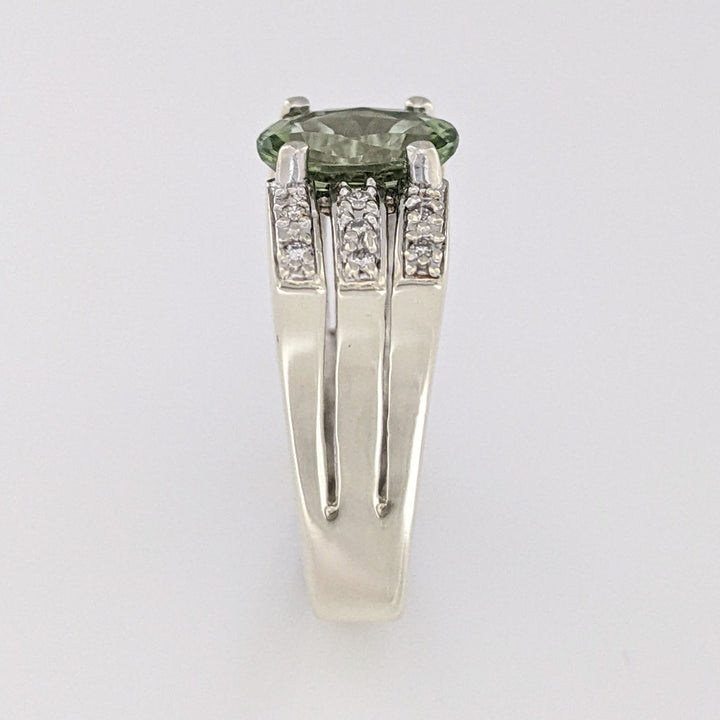 14K WHITE GREEN TOURMALINE OVAL 8X10 WITH .28 DIAMOND TTOAL WEIGHT ESTATE RING 9.2 GRAMS