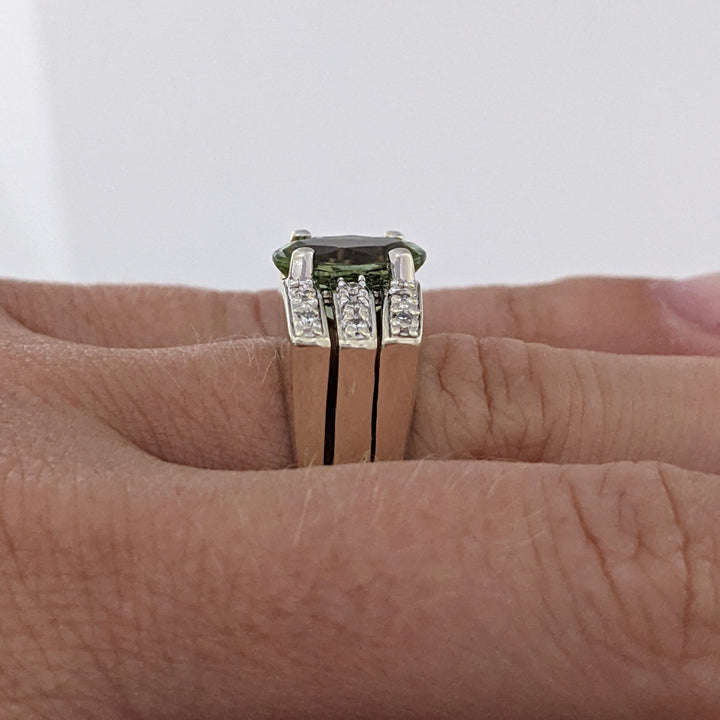 14K WHITE GREEN TOURMALINE OVAL 8X10 WITH .28 DIAMOND TTOAL WEIGHT ESTATE RING 9.2 GRAMS