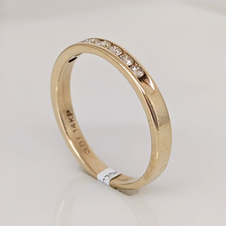 14K .24 CARAT TOTAL WEIGHT SI2 K DIAMOND ROUND (8) CHANNEL SET ESTATE BAND 2.4 GRAMS