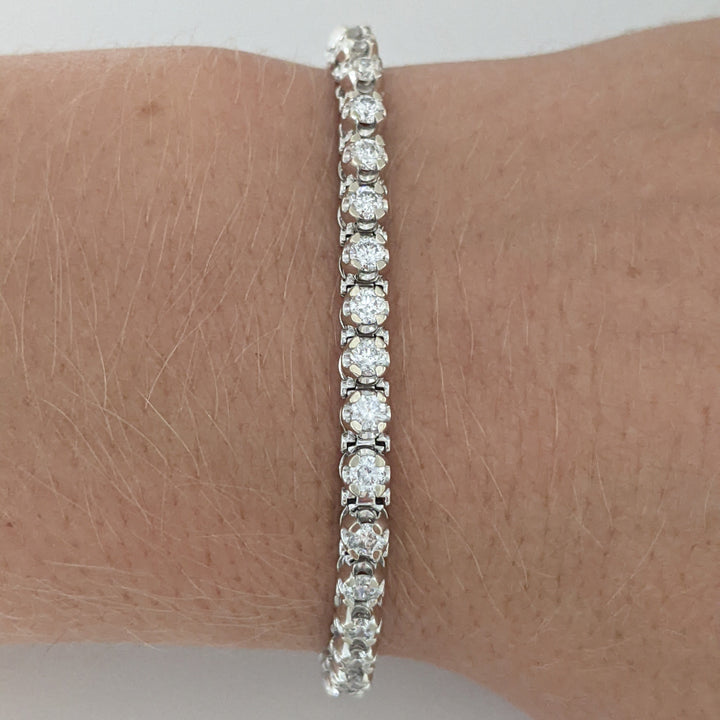 14K WHITE 2.82 CARAT TOTAL WEIGHT I1 I DIAMOND ROUND (47) ESTATE BRACELET 11.9 GRAMS