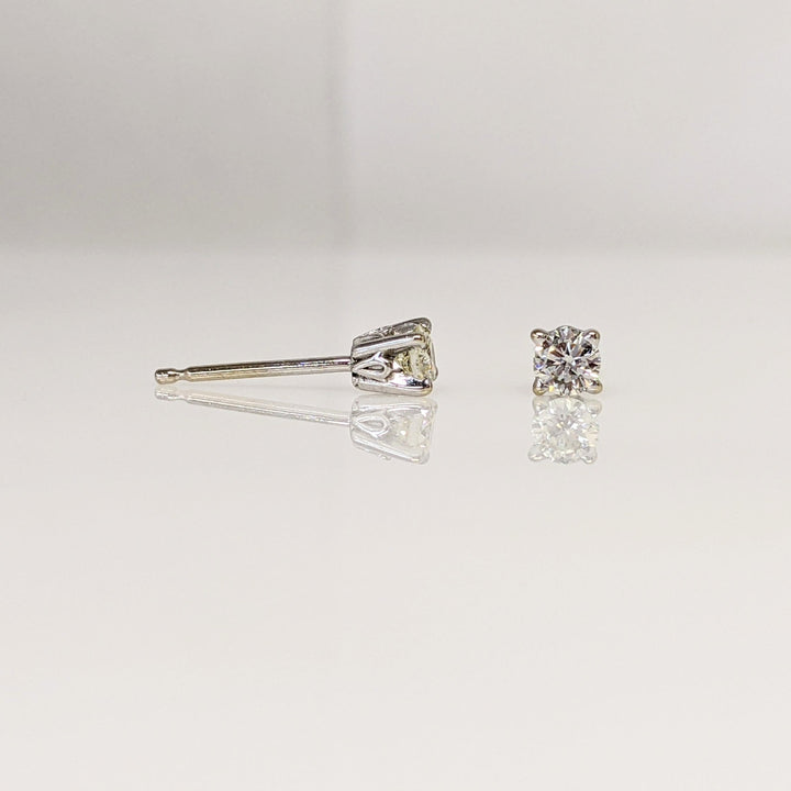14K WHITE .21 CARAT TOTAL WEIGHT SI1 I DIAMOND ROUND (2) ESTATE STUD EARRINGS 0.5 GRAMS
