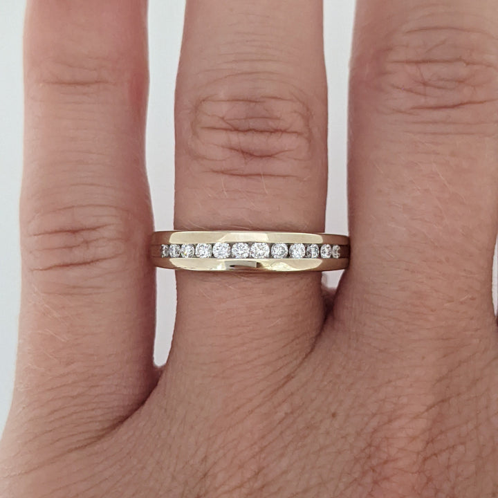 14K WHITE .24 CARAT TOTAL WEIGHT SI2 G DIAMOND ROUND (12) ESTATE CHANNEL SET BAND 3.5 GRAMS