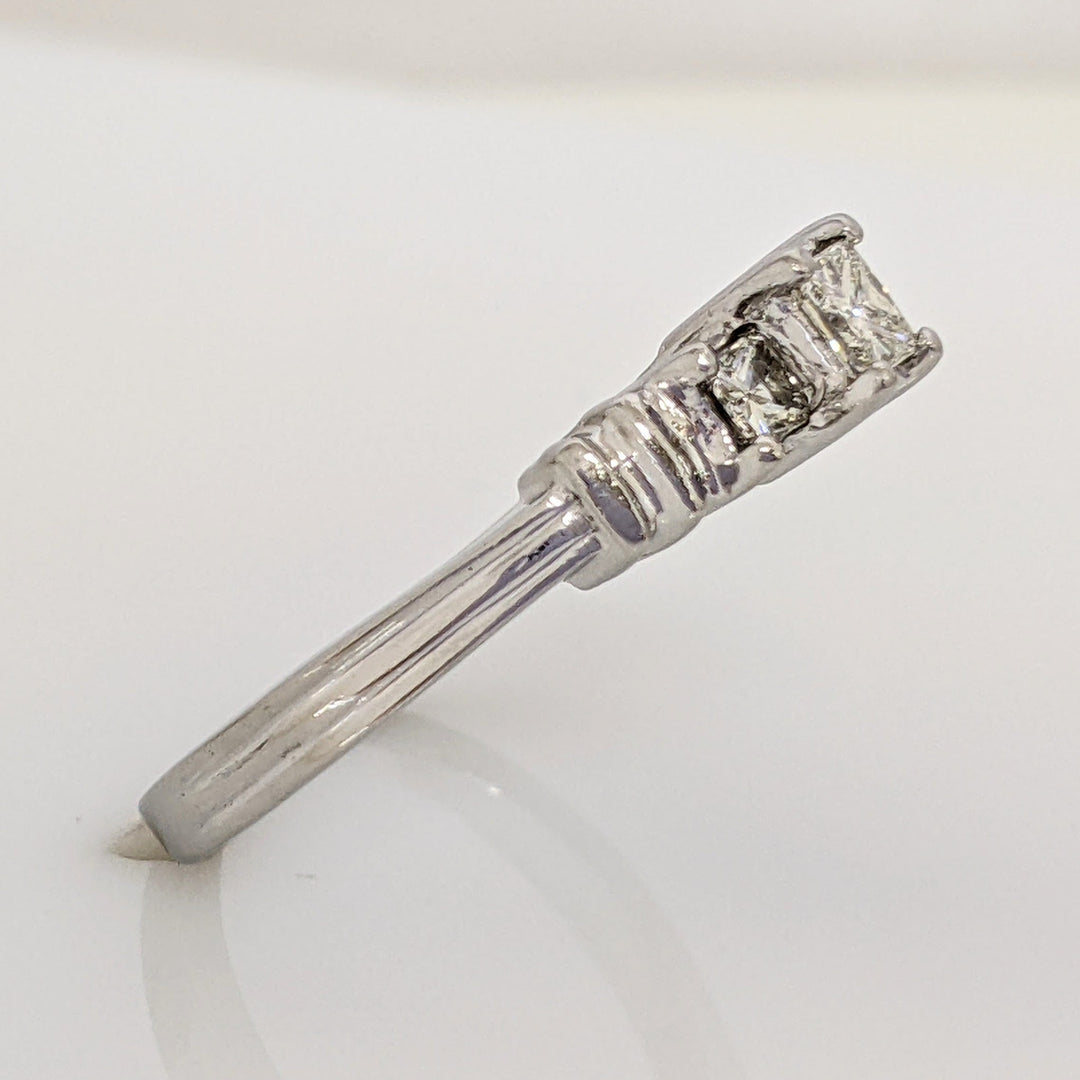 PLATINUM .40 CARAT TOTAL WEIGHT VS2 G DIAMOND PRINCESS CUT (3) TRINITY ESTATE RING 5.3 GRAMS