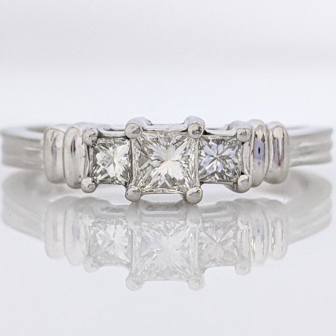 PLATINUM .40 CARAT TOTAL WEIGHT VS2 G DIAMOND PRINCESS CUT (3) TRINITY ESTATE RING 5.3 GRAMS