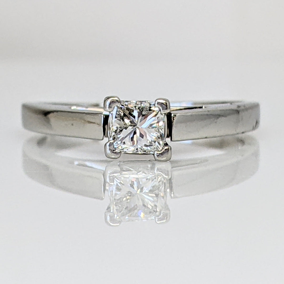 PLATINUM .45 CARAT TOTAL I1 H DIAMOND PRINCESS CUT RAISED SHANK SOLITAIRE ESTATE RING 5.1 GRAMS