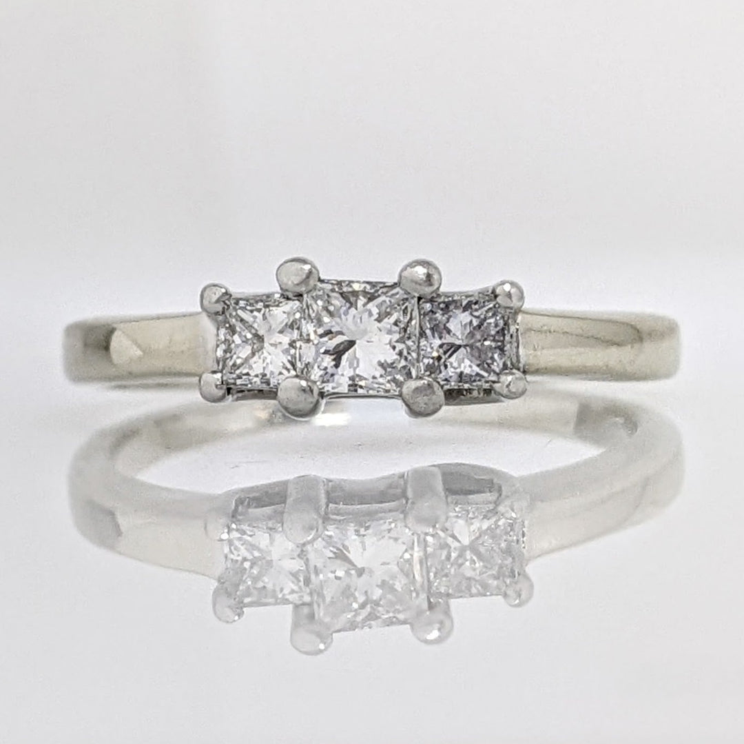 14K WHITE/PLATINUM .43 CARAT TOTAL WEIGHT SI2 G DIAMOND PRINCESS CUT (3) TRINITY ESTATE RING 3.4 GRAMS