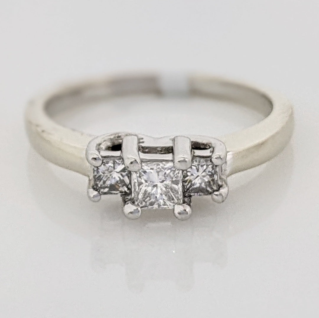 14K WHITE/PLATINUM .48 CARAT TOTAL WEIGHT SI2 H DIAMOND PRINCESS CUT (3) TRINITY ESTATE RING 3.9 GRAMS