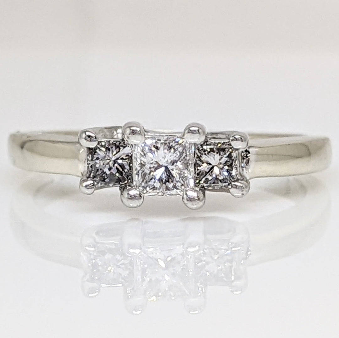 14K WHITE/PLATINUM .48 CARAT TOTAL WEIGHT SI2 H DIAMOND PRINCESS CUT (3) TRINITY ESTATE RING 3.9 GRAMS