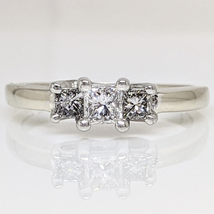 14K WHITE/PLATINUM .48 CARAT TOTAL WEIGHT SI2 H DIAMOND PRINCESS CUT (3) TRINITY ESTATE RING 3.9 GRAMS