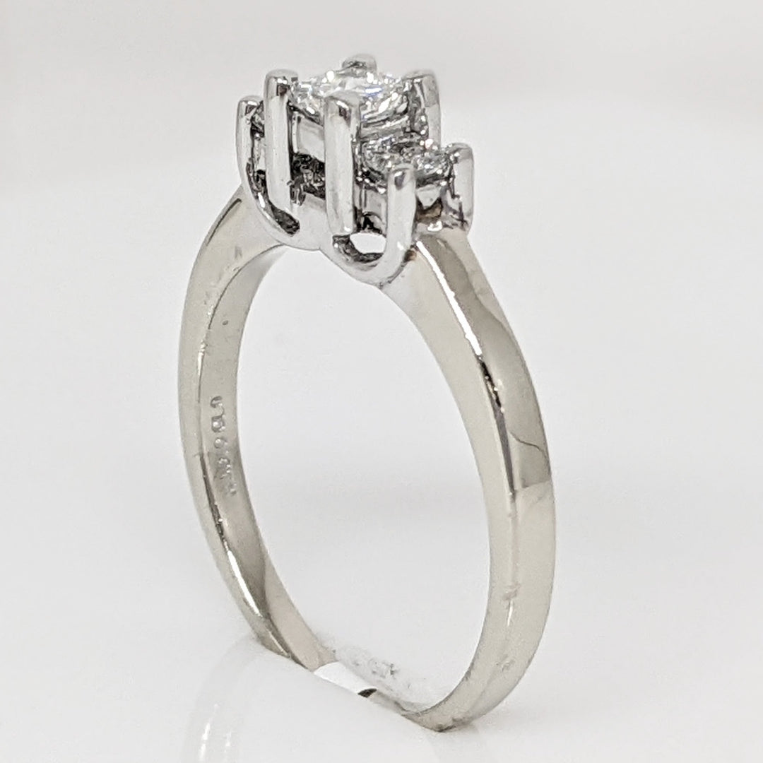 14K WHITE/PLATINUM .35 CARAT TOTAL WEIGHT I1 H DIAMOND PRINCESS CUT (3) TRINITY ESTATE RING 3.7 GRAMS