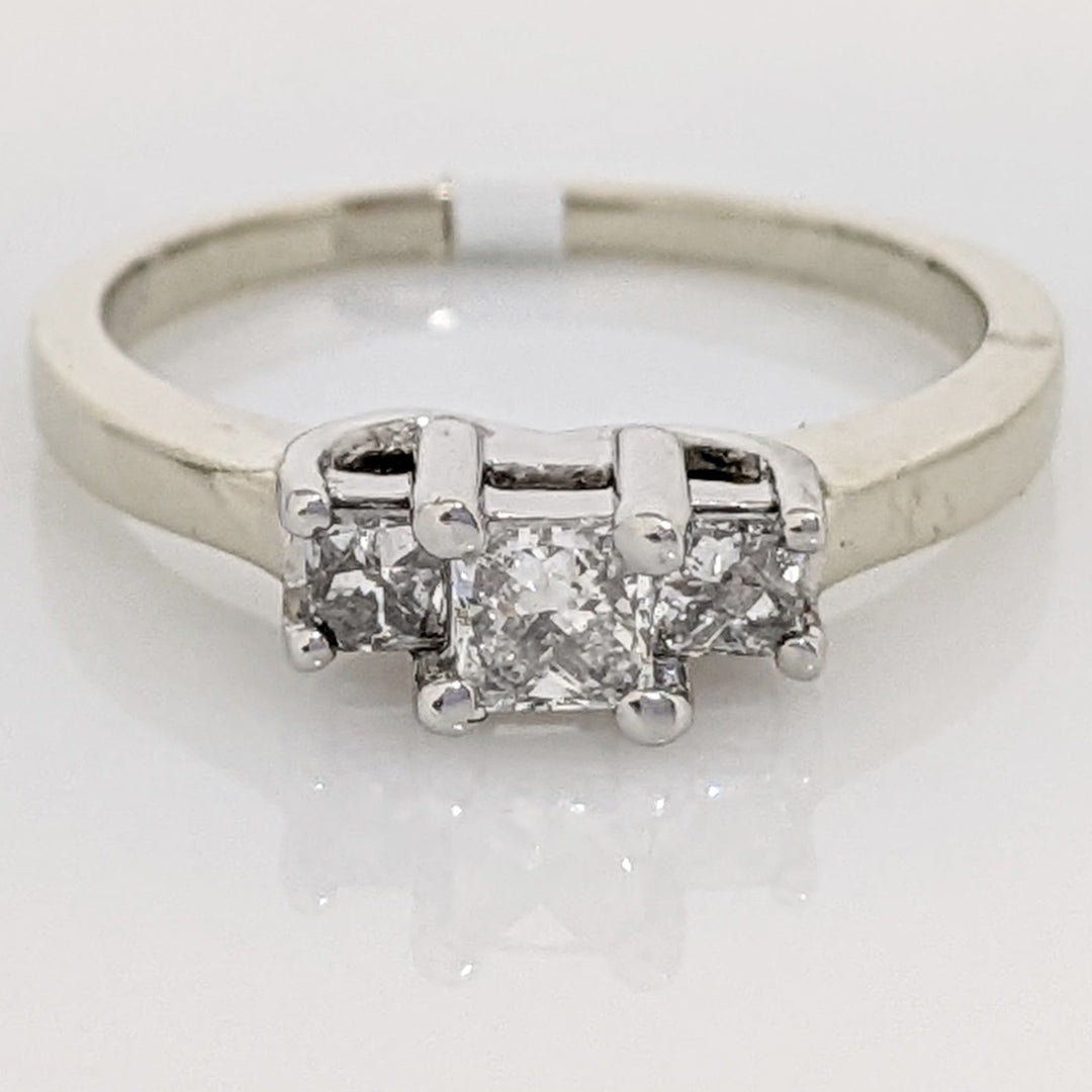 14K WHITE/PLATINUM .35 CARAT TOTAL WEIGHT I1 H DIAMOND PRINCESS CUT (3) TRINITY ESTATE RING 3.7 GRAMS