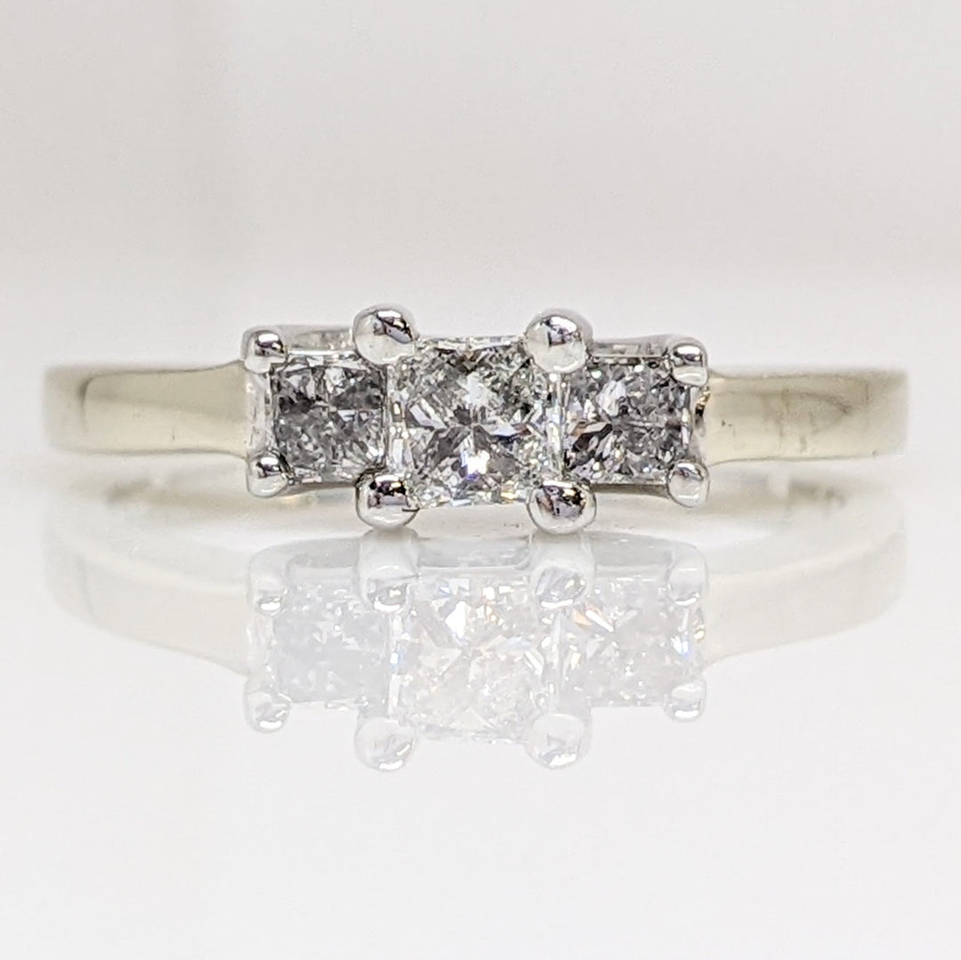 14K WHITE/PLATINUM .35 CARAT TOTAL WEIGHT I1 H DIAMOND PRINCESS CUT (3) TRINITY ESTATE RING 3.7 GRAMS