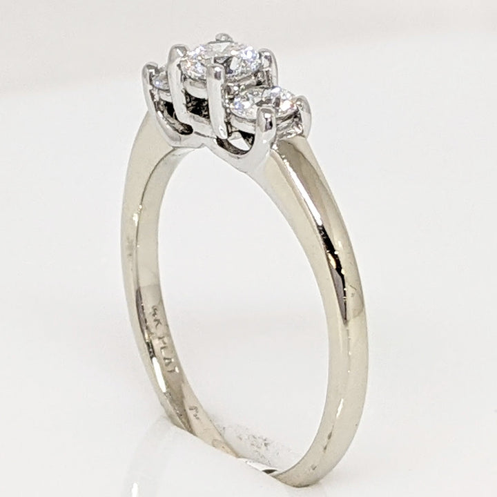 14K WHITE/PLATINUM .41 CARAT TOTAL WEIGHT SI1 H-I DIAMOND ROUND (3) ESTATE RING 2.5 GRAMS