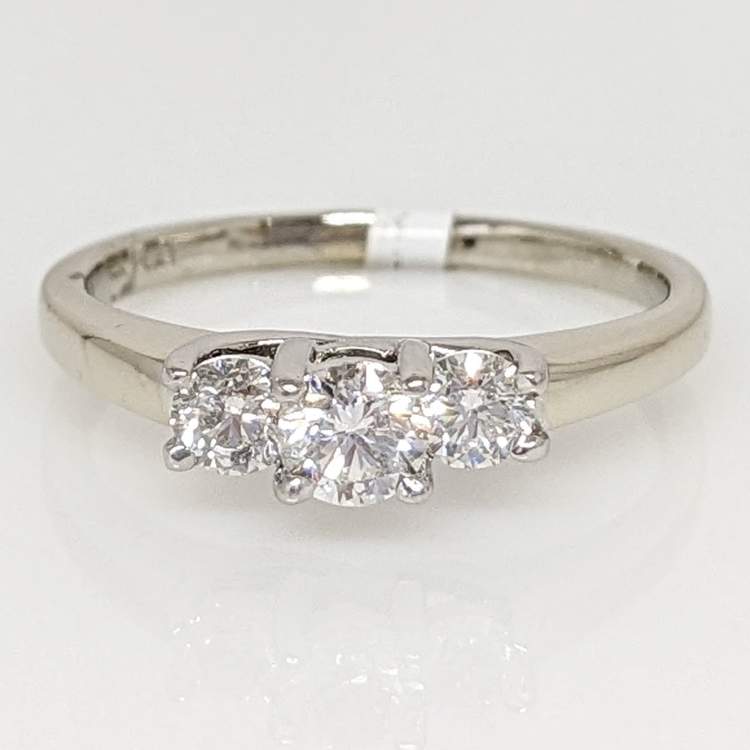 14K WHITE/PLATINUM .41 CARAT TOTAL WEIGHT SI1 H-I DIAMOND ROUND (3) ESTATE RING 2.5 GRAMS
