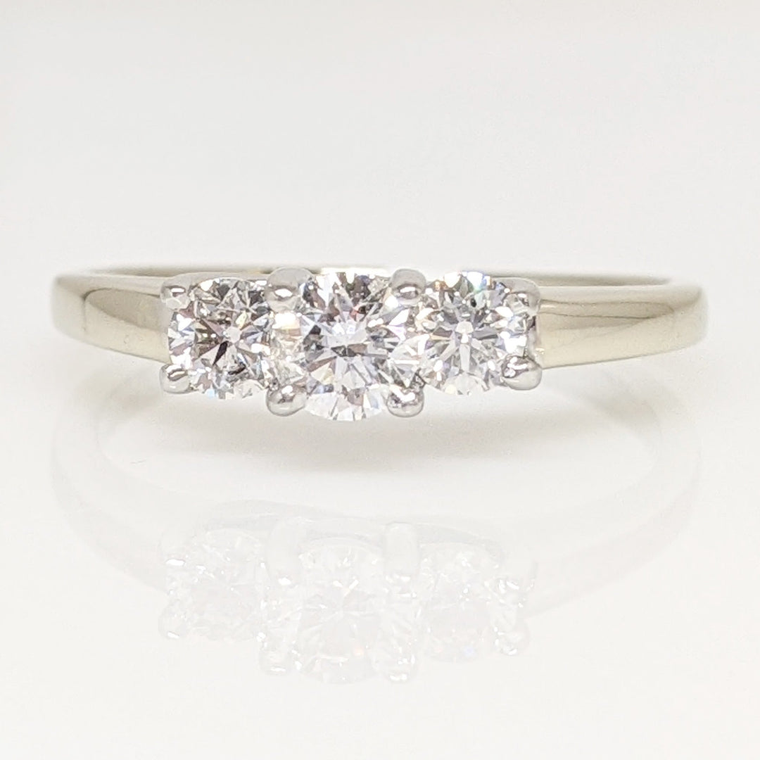 14K WHITE/PLATINUM .41 CARAT TOTAL WEIGHT SI1 H-I DIAMOND ROUND (3) ESTATE RING 2.5 GRAMS