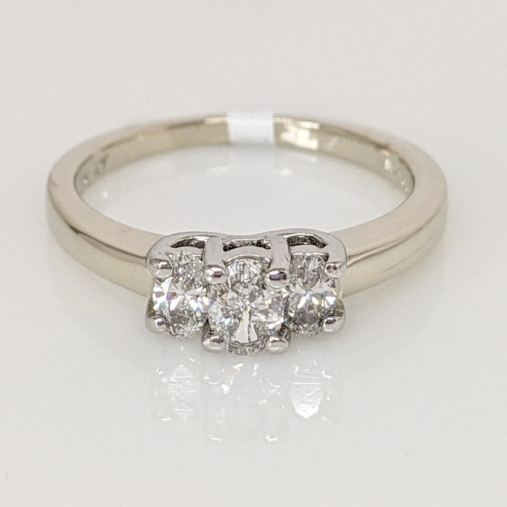14K WHITE/PLATINUM .61 CARAT TOTAL WEIGHT SI2 G DIAMOND OVAL (3) TRINITY ESTATE RING 3.4 GRAMS