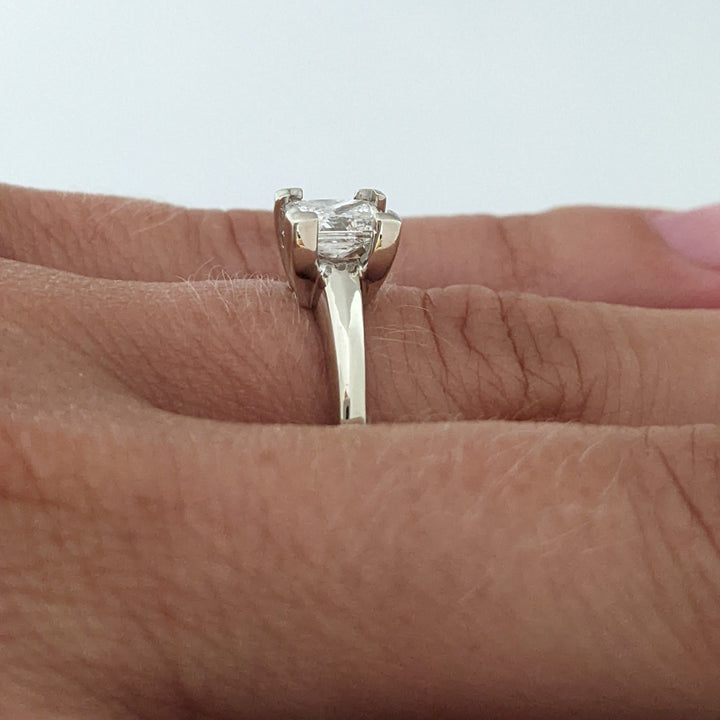 14K WHITE .71 CARAT TOTAL I1 E DIAMOND EMERALD CUT ESTATE RING 3.1 GRAMS