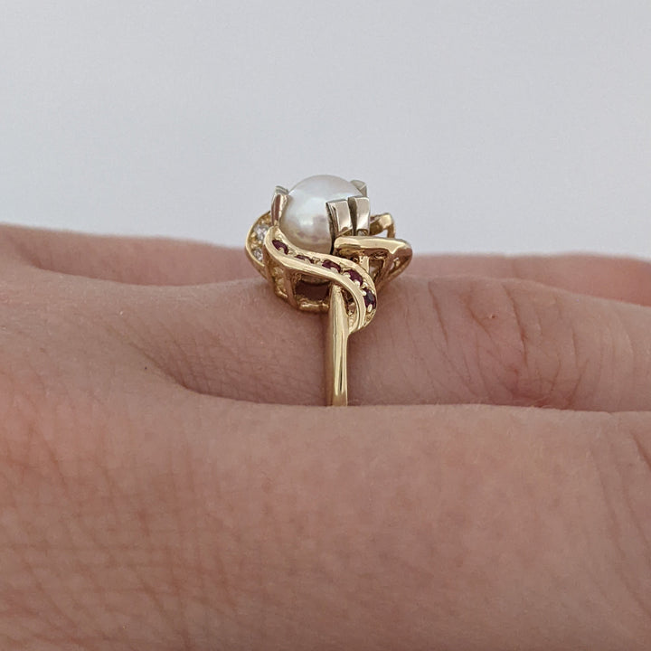 14K PEARL ROUND 6MM WITH (10) RUBY AND (6) MELEE ESTATE RING 3.0 GRAMS