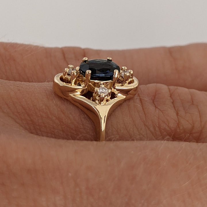 14K SAPPHIRE OVAL 4X6 WITH (4) MELEE ESTATE RING 2.4 GRAMS