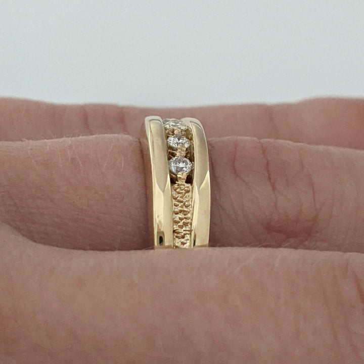 14K .12 CARAT TOTAL WEIGHT SI2 I DIAMOND ROUND (4) ESTATE BAND 4.7 GRAMS