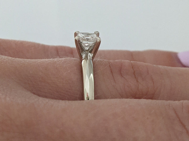 14K WHITE .47 CARAT TOTAL SI2 H DIAMOND PRINCESS CUT ESTATE RING 2.2 GRAMS