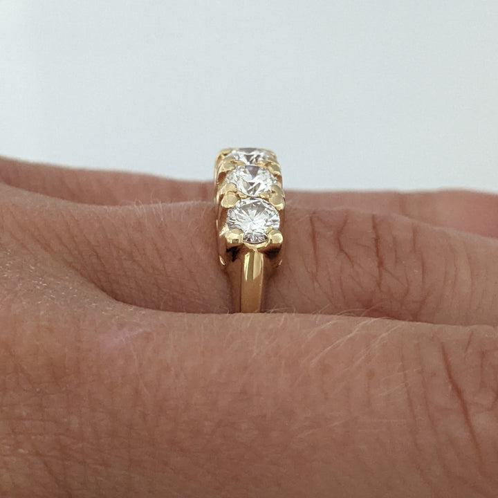 14K 1.04 CARAT TOTAL WEIGHT VS2 E-F DIAMOND ROUND (4) ESTATE BAND 3.9 GRAMS