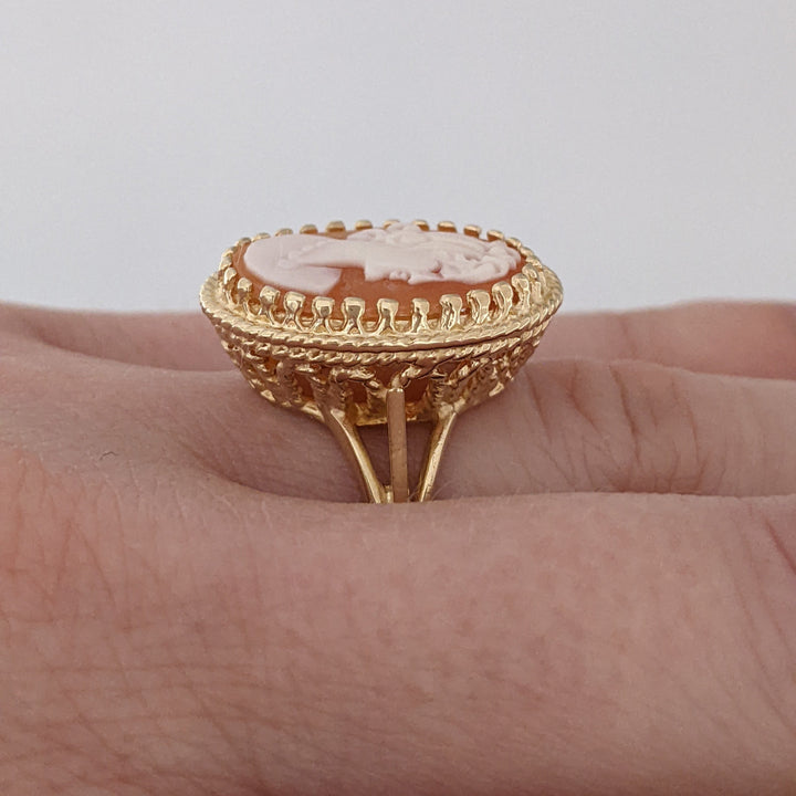 10K CAMEO OVAL 13X18 ESTATE RING 4.6 GRAMS