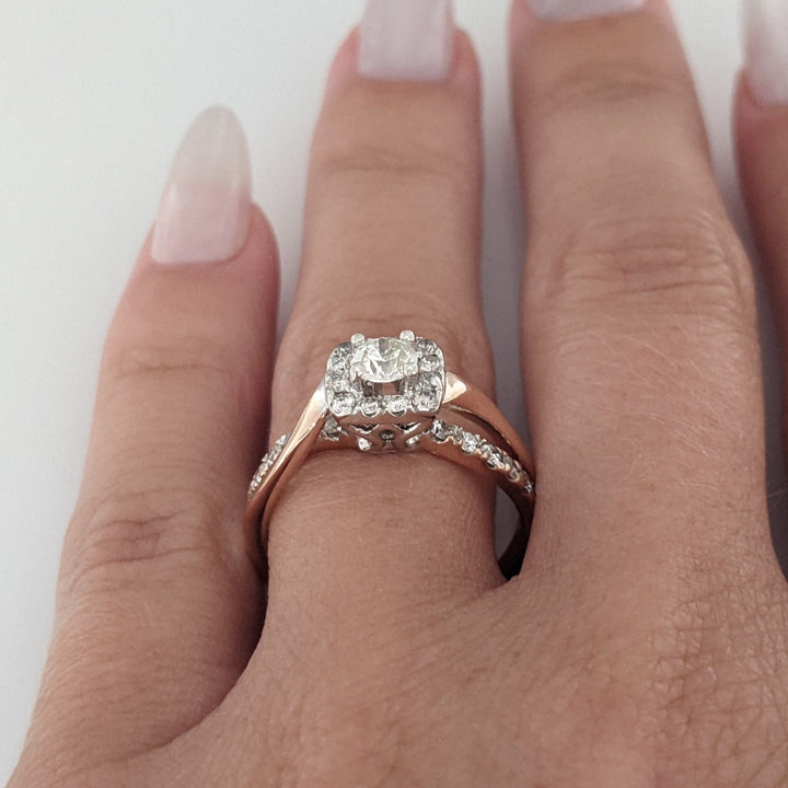 14K ROSE .82 CARAT TOTAL WEIGHT I1 H DIAMOND ROUND (27) ESTATE HALO RING 3.8 GRAMS