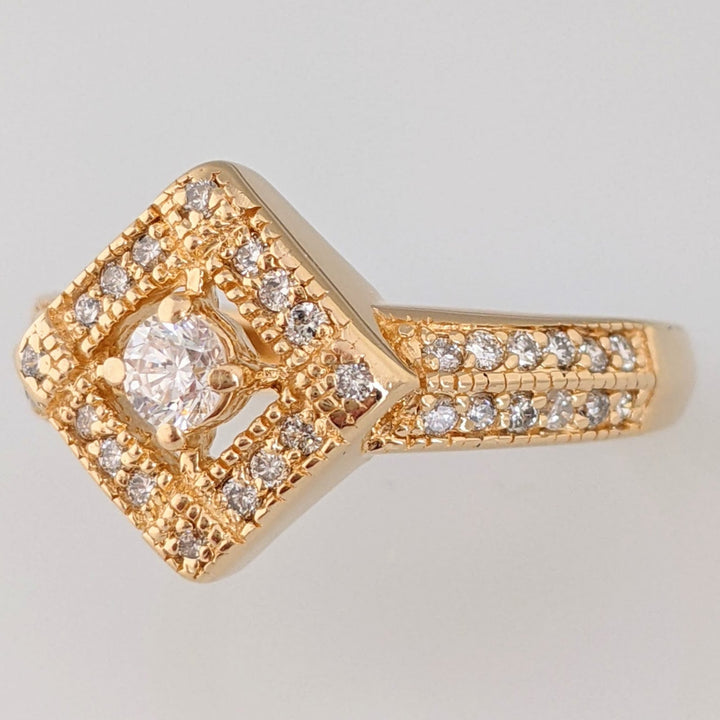 14K .57 CARAT TOTAL WEIGHT I1 I DIAMOND ROUND (41) ESTATE RING 2.6 GRAMS