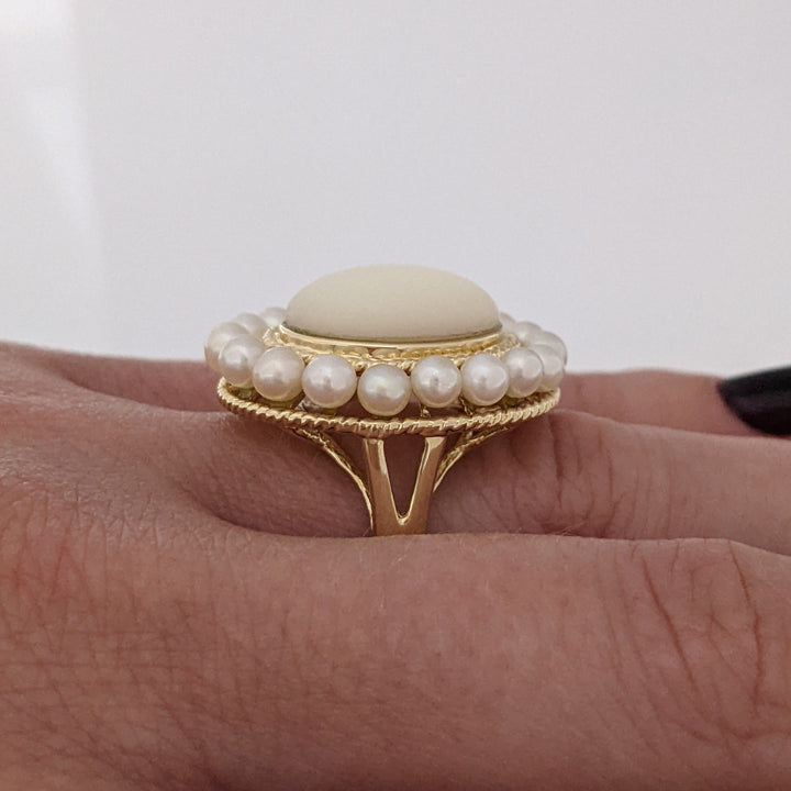 14K MOON STONE OVAL WITH ROUND PEARL TRIM ESTATE RING 6.4 GRAMS