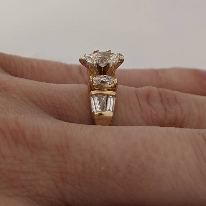 14k 1.20 CARAT TOTAL WEIGHT SI1 H DIAMOND MARQUISE (3) BAGUETTES (6) ESTATE RING 3.8 GRAMS