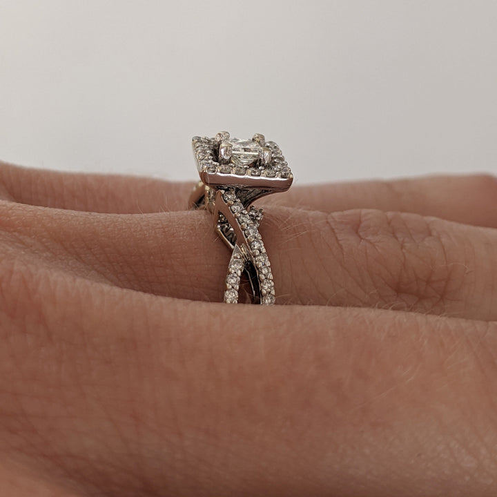 14K WHITE .82 CARAT TOTAL WEIGHT I1 I DIAMOND PRINCESS CUT WITH (56) ROUND MELEE ESTATE RING 4.0 GRAMS