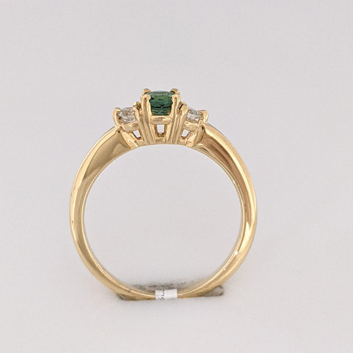 14K GREEN TOURMALINE ROUND 4MM WITH .18 DIAMOND TOTAL WEIGHT ESTATE RING 2.6 GRAMS