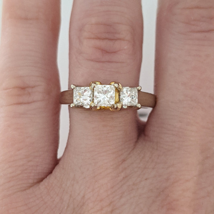 14K TWO-TONE 1.00 CARAT TOTAL WEIGHT  I1 I DIAMOND PRINCESS CUT (3) TRINTIY ESTATE RING 5.2 GRAMS