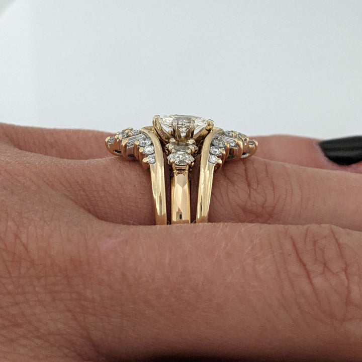 14K 1.48 CARAT TOTAL WEIGHT VS2 K DIAMOND MARQUISE (5) ROUND (20) BAGUETTE (4) ESTATE RING 8.7 GRAMS